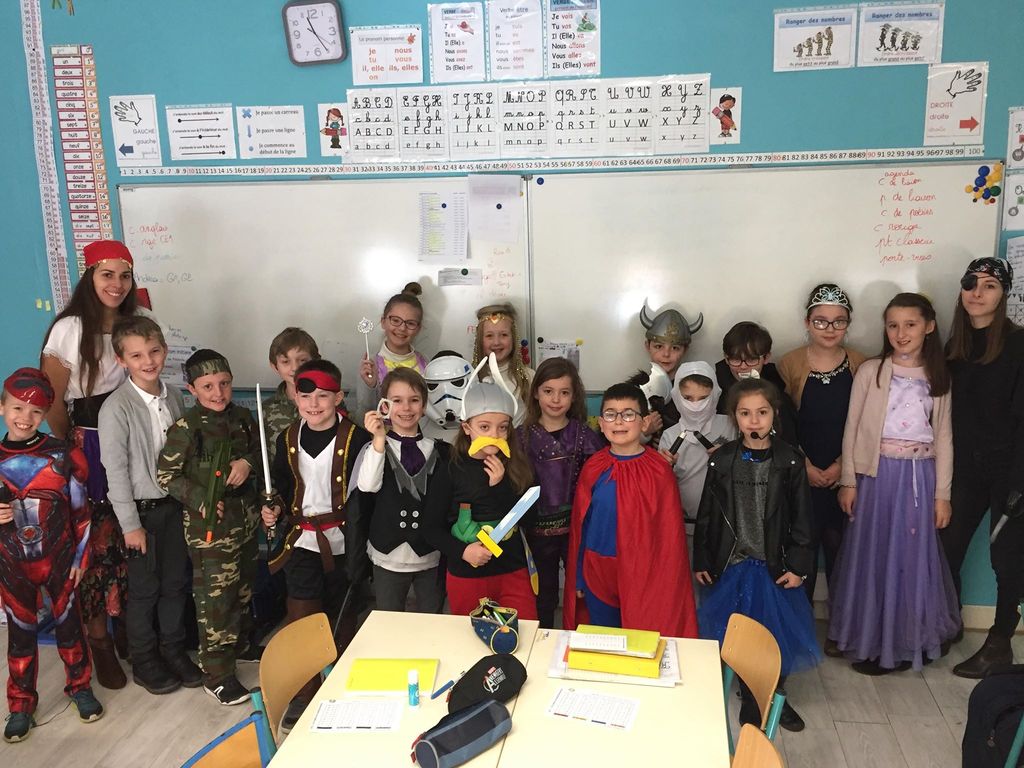  Les élèves travaillent costumés