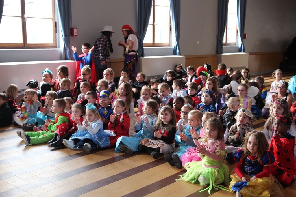  A la salle des fêtes