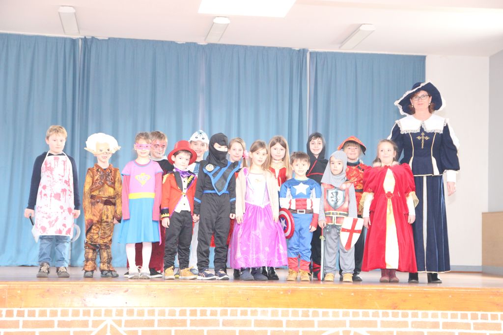  A la salle des fêtes