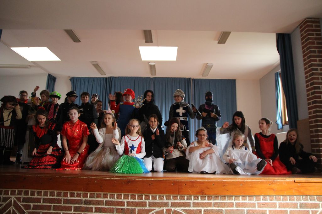 A la salle des fêtes