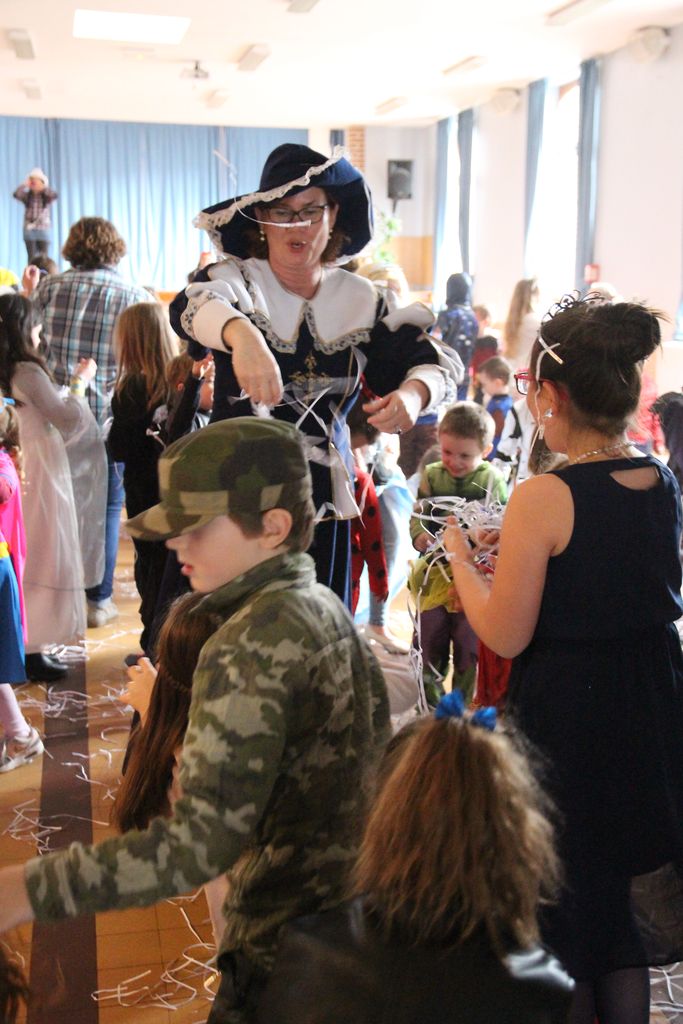  A la salle des fêtes