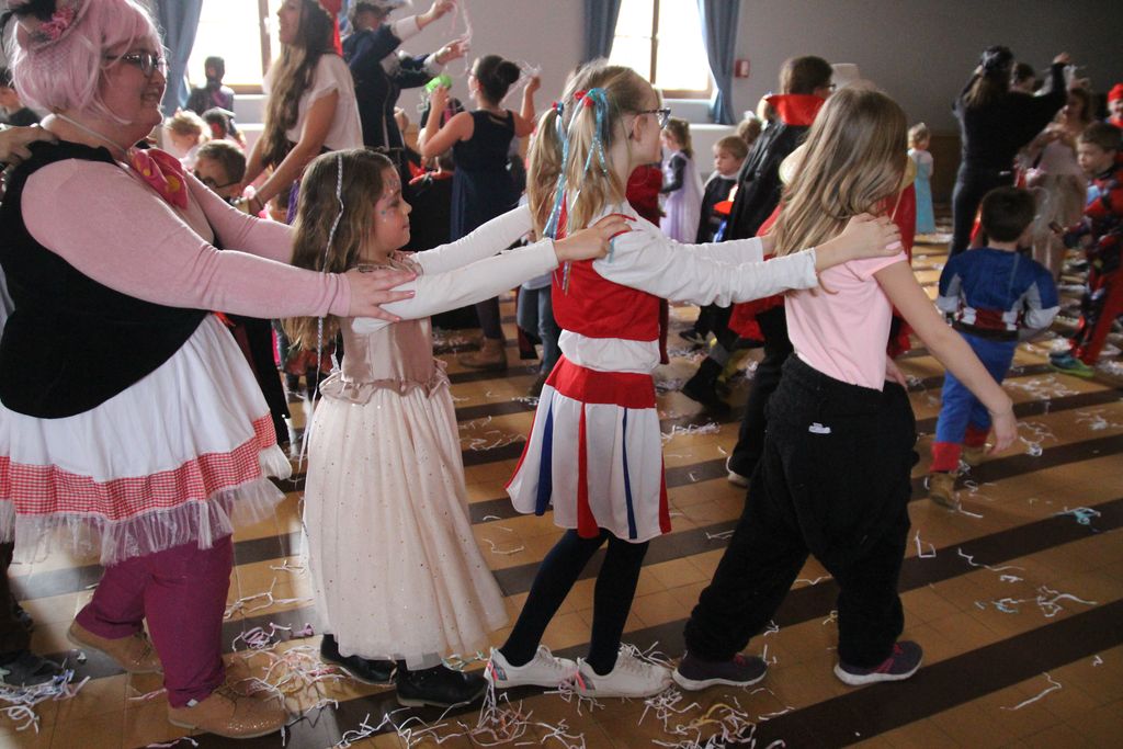  A la salle des fêtes