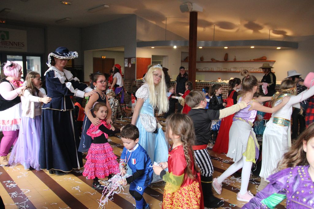  A la salle des fêtes