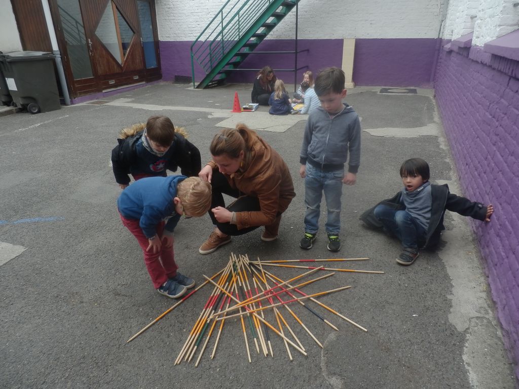  Jeux dans la cour 