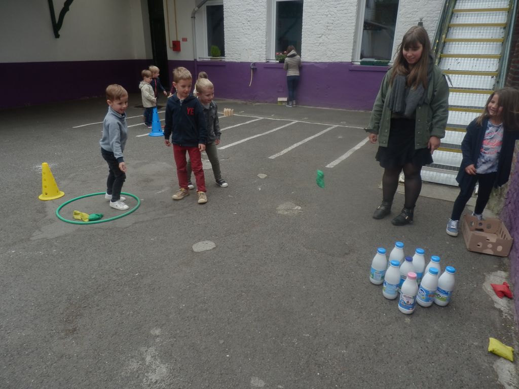Jeux dans la cour
