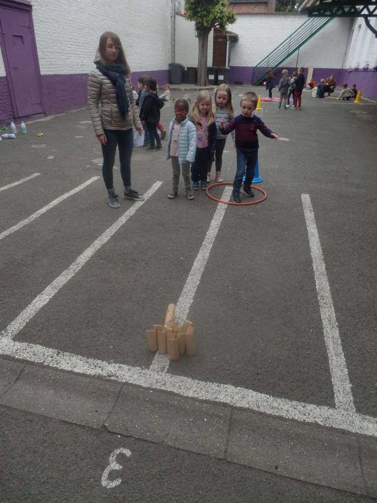 Jeux dans la cour